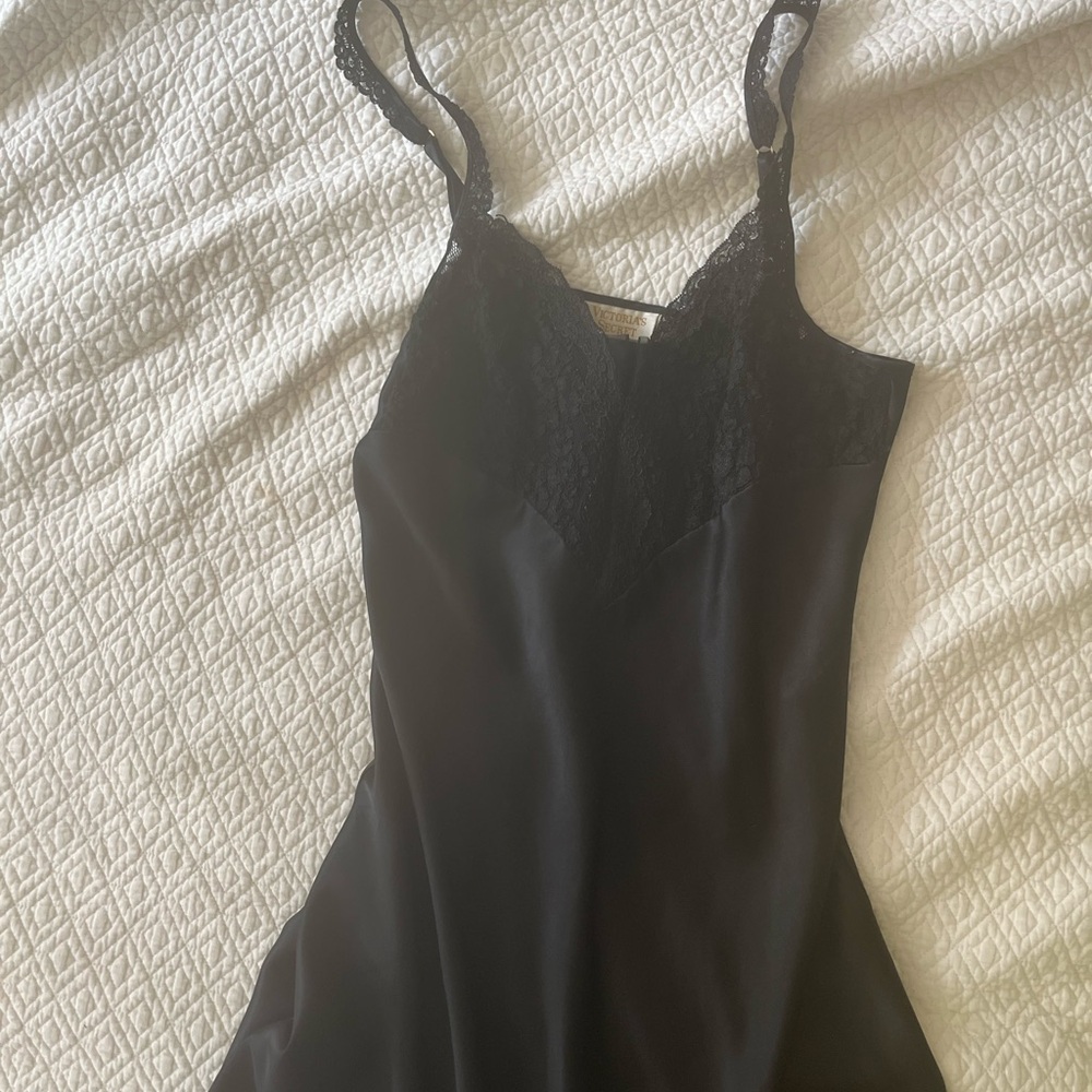 Vintage slip dress with a lace bust and a high slit